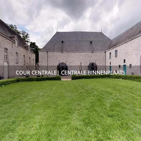 Hébergement de vacances Dependance Du Chateaux De *