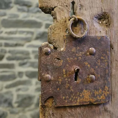 Dependance Du Chateaux De * Modave