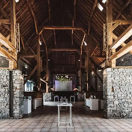 Dependance Du Chateaux De Modave